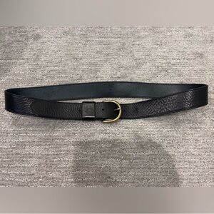 Madewell “Perfect Medium Leather Belt” Black with gold buckle